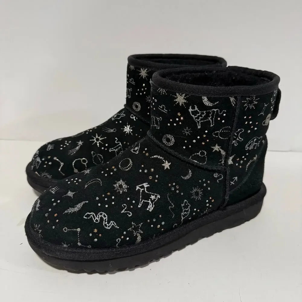UGG Women's Classic Zodiac Short Boots Black 7‎ Suede